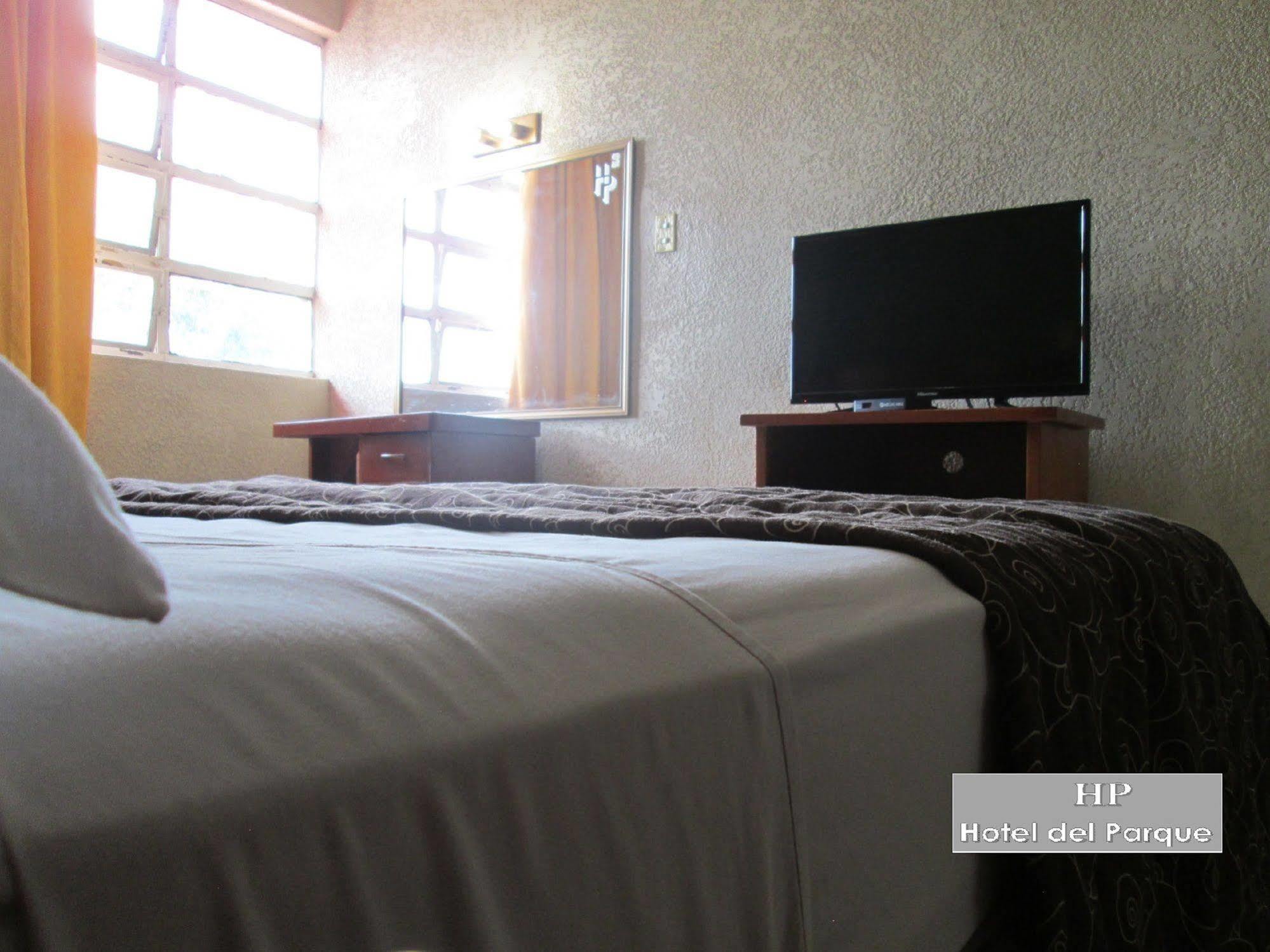 Hotel Del Parque Guadalajara Eksteriør billede